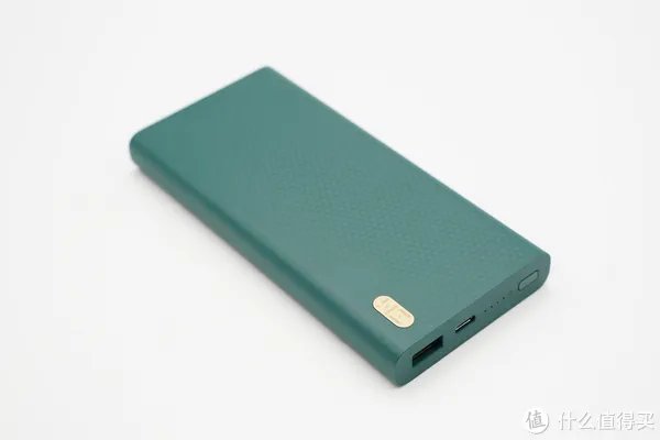 紫米移动电源拆解