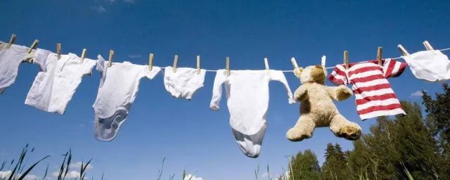 长时间太阳晒穿什么颜色的衣服好