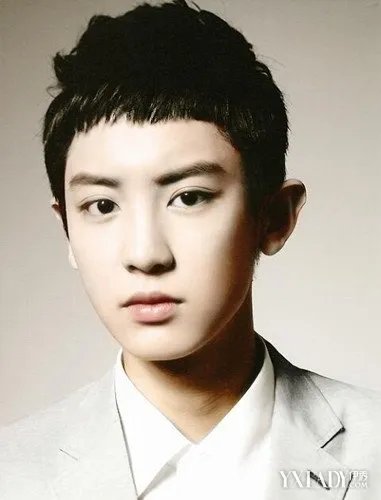 朴灿烈整容前后图片对比出道前后面容相差太大