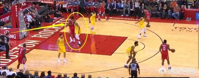 杜兰特偷袭卡佩拉，毫无巨星风范，网友怒喷欺软怕硬，对此你怎么看？