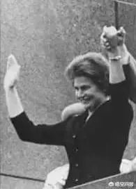 我国组织航天员沙漠野外生存训练，航天员在返回地面后和得到地面支援前可能遭遇哪些危险？