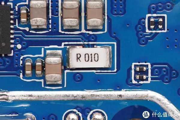 紫米移动电源拆解