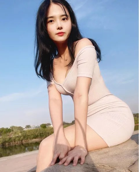 想被治疗！南韩清纯小护士YuJu：工作服下的白皙欧派！