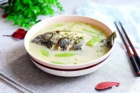 怎样熬鲫鱼汤？