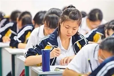 2012年高考安徽省一本、二本分数线是多少？