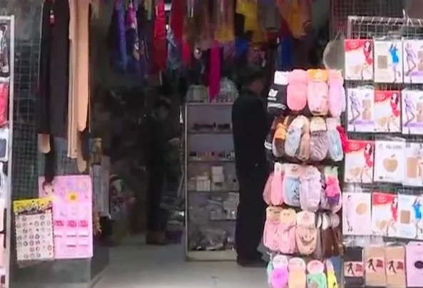 男子碰瓷宠物狗是什么情况？