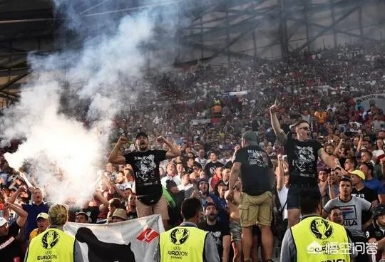 英格兰球迷在荷兰闹事25人被捕，敢去俄罗斯闹吗？