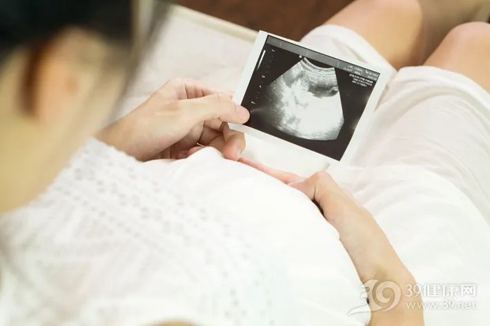 待产孕妇跳楼身亡，到底哪些情况应该选择剖宫产？