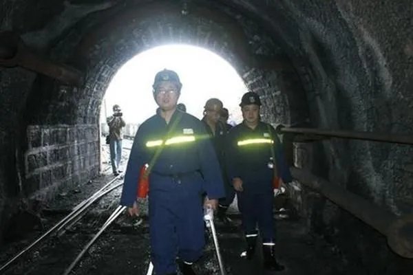 关于重庆市政府被约谈一事，你有何看法？