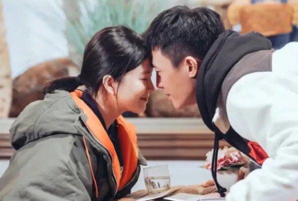 杜淳老婆王灿晒美照庆生,你看好他们夫妻间的感情吗?