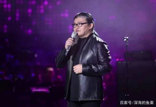 刘欢因为什么原因退出《中国好声音》的舞台？