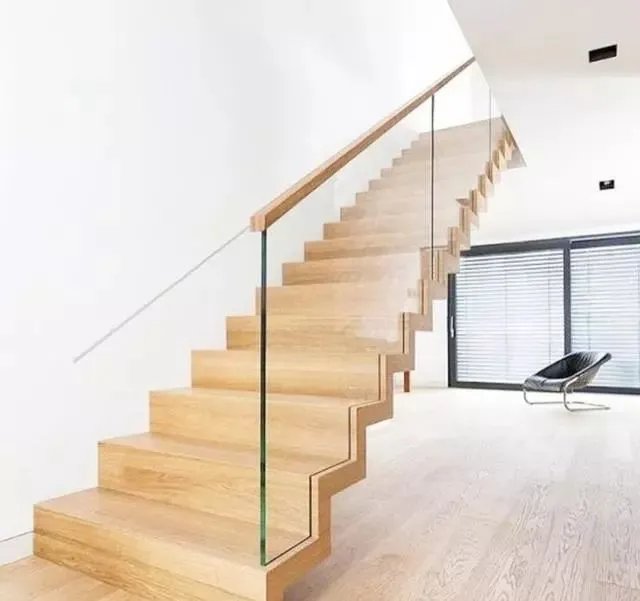 这样的楼梯，让人看了就忍不住想要拥有，我家的楼梯只能叫梯子！