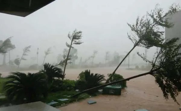台风圆规向我国靠近