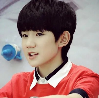 曝tfboys王源在学校上课照片 王源家庭背景曝光