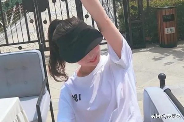 戴帽子的发型扎法？