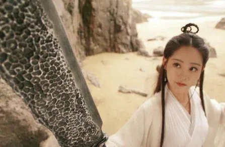 倚天剑和屠龙刀是谁造的？他们为什么要这么做？