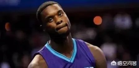 詹姆斯和史蒂芬森之间有过什么故事？