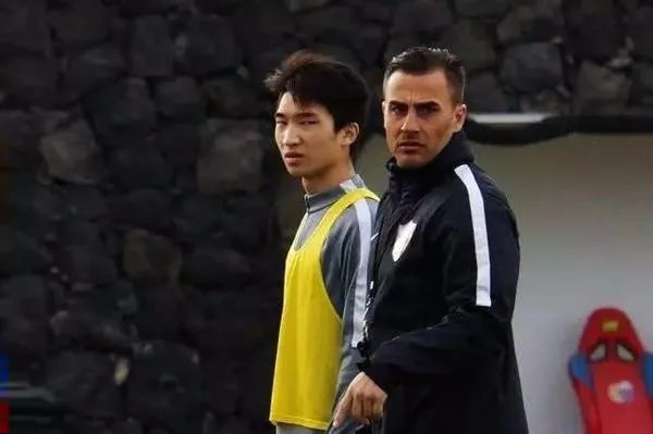 当年评价天赋极高的小球员胥栩，怎么没有俱乐