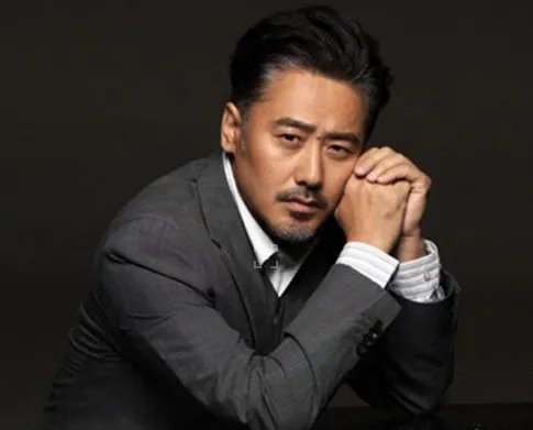 国民大叔驾到好声音图片展示  毅光年组合成员酷似吴秀波