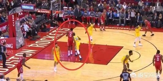 杜兰特偷袭卡佩拉，毫无巨星风范，网友怒喷欺软怕硬，对此你怎么看？