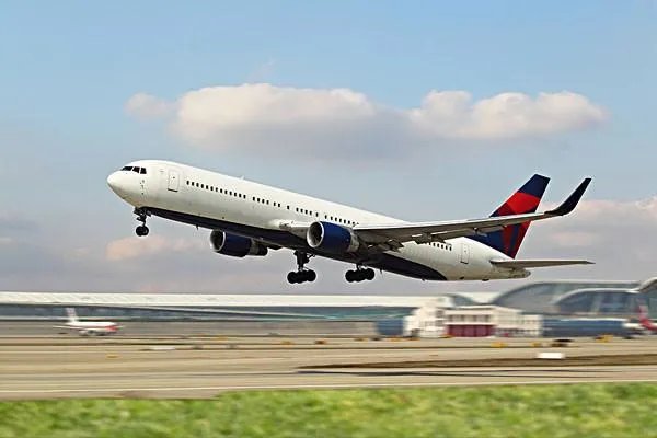 1955年的914号班机是怎么回事呢，真的有时空隧道吗？