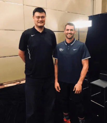 姚明乐福什么时候合影？