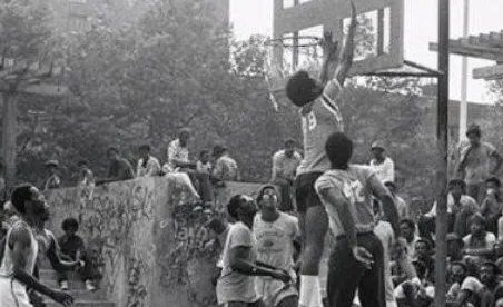 “垂直弹跳”的纪录保持者-小羊厄尔·麦尼考尔特的人物介绍