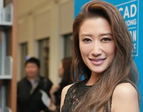 谢婷婷为什么不好看和哥哥不像 谢婷婷的现任男友孩子生父是谁