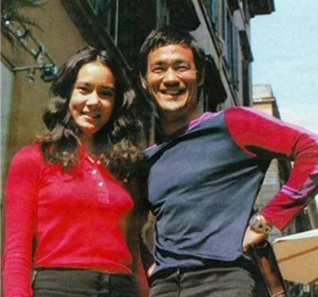 苗可秀近况曝光  永远不被遗忘的龙女郎