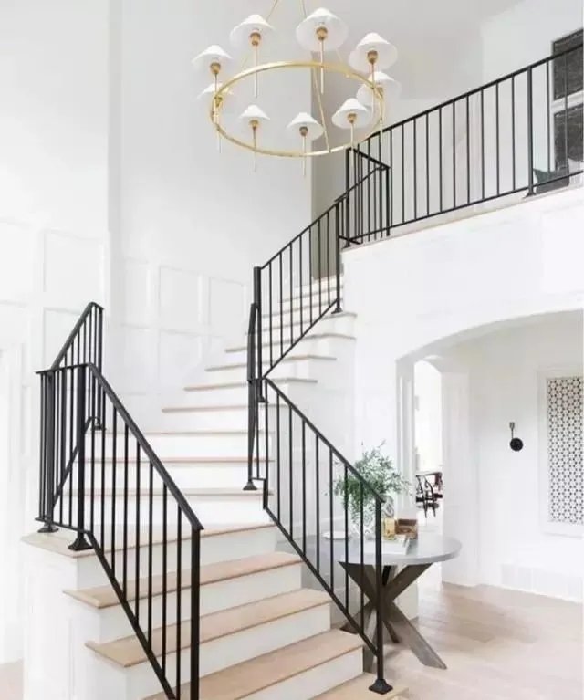 这样的楼梯，让人看了就忍不住想要拥有，我家的楼梯只能叫梯子！