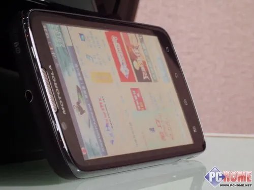 屏幕正宗 摩托罗拉Atrix 2上手玩