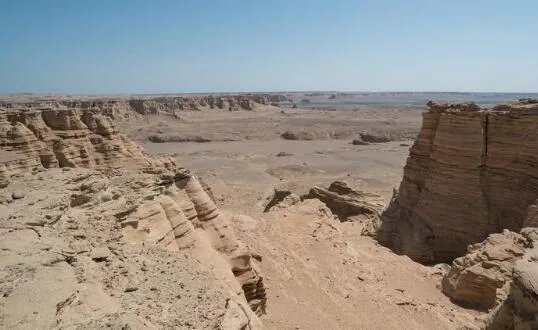 新疆发布今年首个高温预警 乌鲁木齐最高气温接近30℃