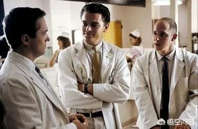 莱昂纳多在《猫鼠游戏》中的表现如何？