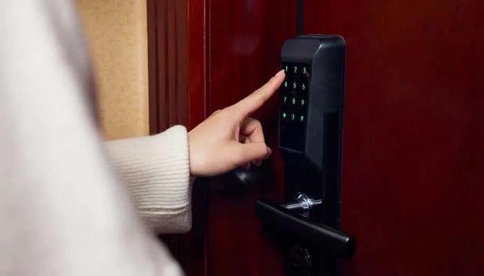 防盗门怎么换锁芯 防盗门锁芯如何更换