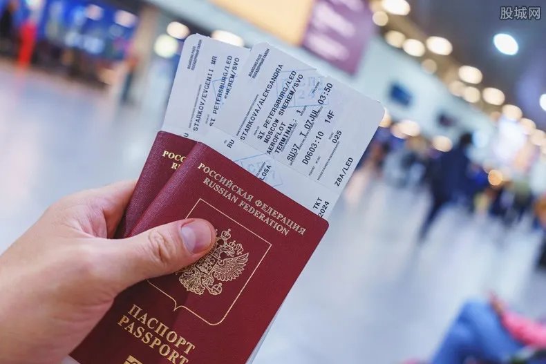 18万一张机票瞬间售罄 回国一票难求