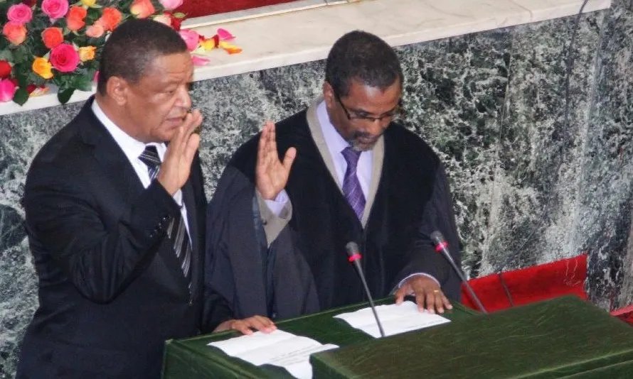 穆拉图·特肖梅的早年经历