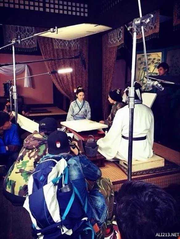 吓呆！女尊版《三国志》开拍 娇艳貂蝉竟变抠脚大汉