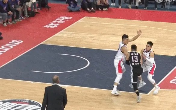 辽篮对阵广州，郭艾伦违体犯规，下轮会自动停赛一场吗？