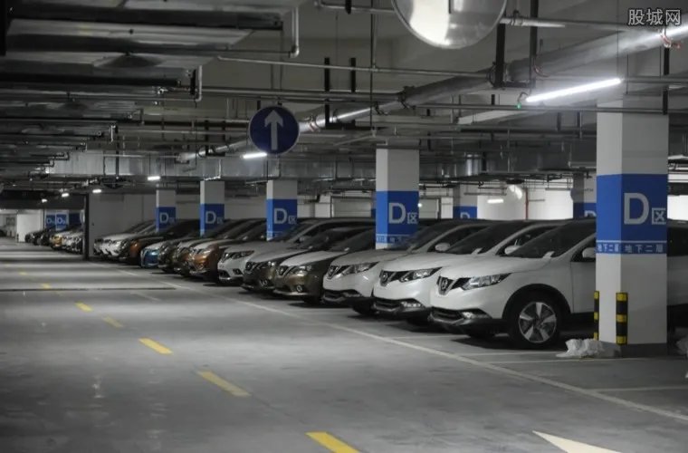 北京调整停车收费 白天与夜间停车收费情况不一致