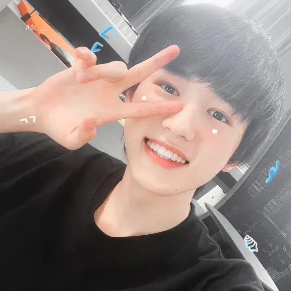 赵文卓帮自己的女儿追星宋亚轩，宋亚轩为什么会这么招人喜欢？