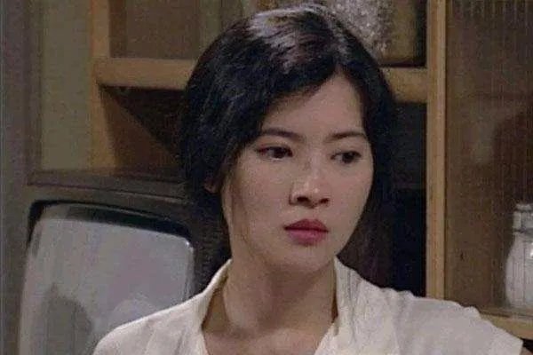 蓝洁瑛为什么没人帮她