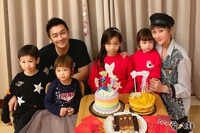 陈浩民狼吻门事件 让很多网友表示反感