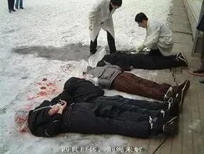 死刑犯被枪毙时，为什么要张开嘴巴？