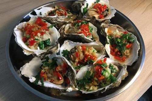 台风后青岛市民们捡来的海鲜在口感上跟普通海鲜有何不同？