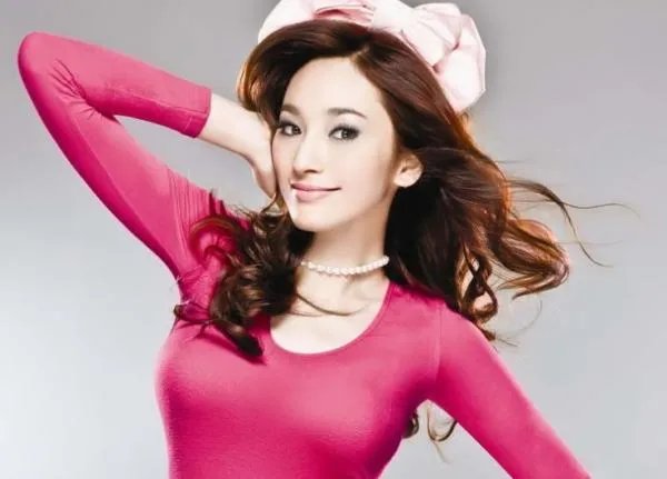 吴佩慈为男友生四娃还进不了豪门，她晒了什么让网友说进不了豪门也值了?