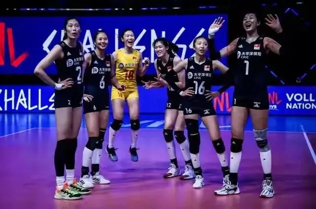 美国女排是什么水平,世联赛一场未输,怎么被中国打得溃不成军?