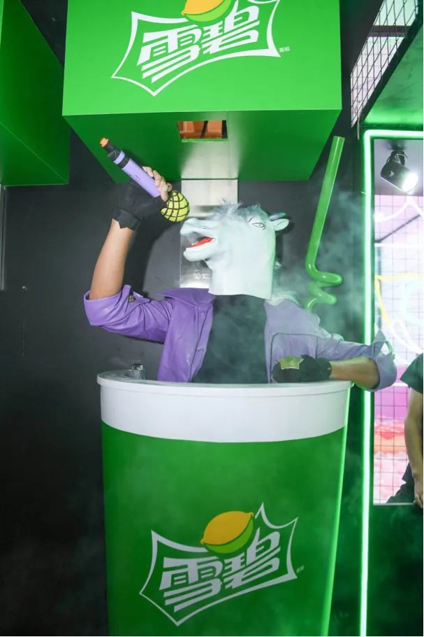 真情实感送福利!奇遇俱乐部CJ大型福利泳池受热捧