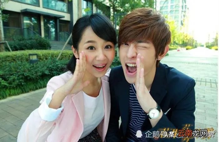 邓伦早期全家福曝光 邓伦一家三口的照片