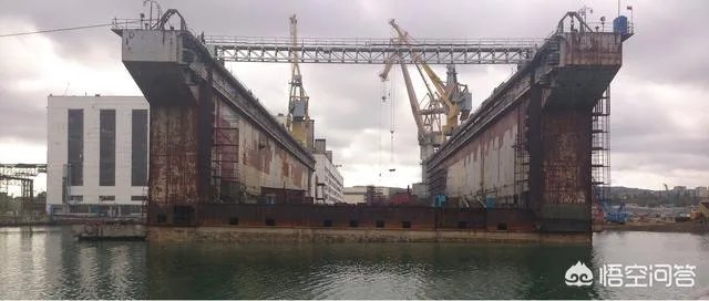 挪威护卫舰被撞沉和俄罗斯航母被砸出大洞相比谁更尴尬？对此你怎么看？