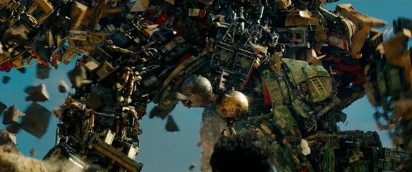 迈克尔·贝翻身了？影评人痛骂，观众掏钱的神奇导演！